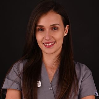 Dr. Porumbelu Bianca